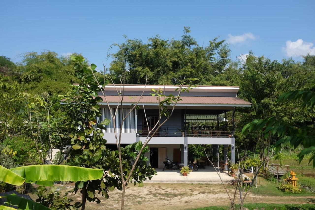 Appartamento Rai Boonsom Phrao Esterno foto