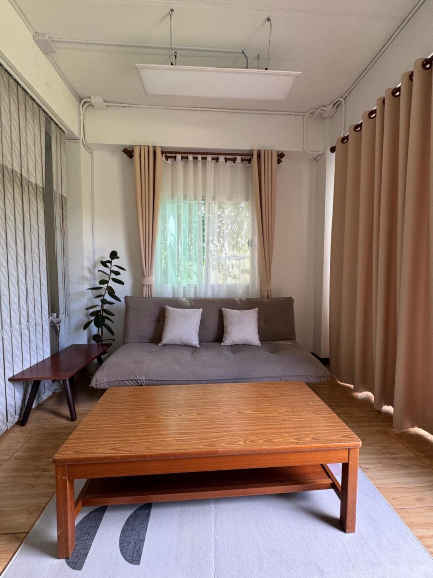 Appartamento Rai Boonsom Phrao Esterno foto