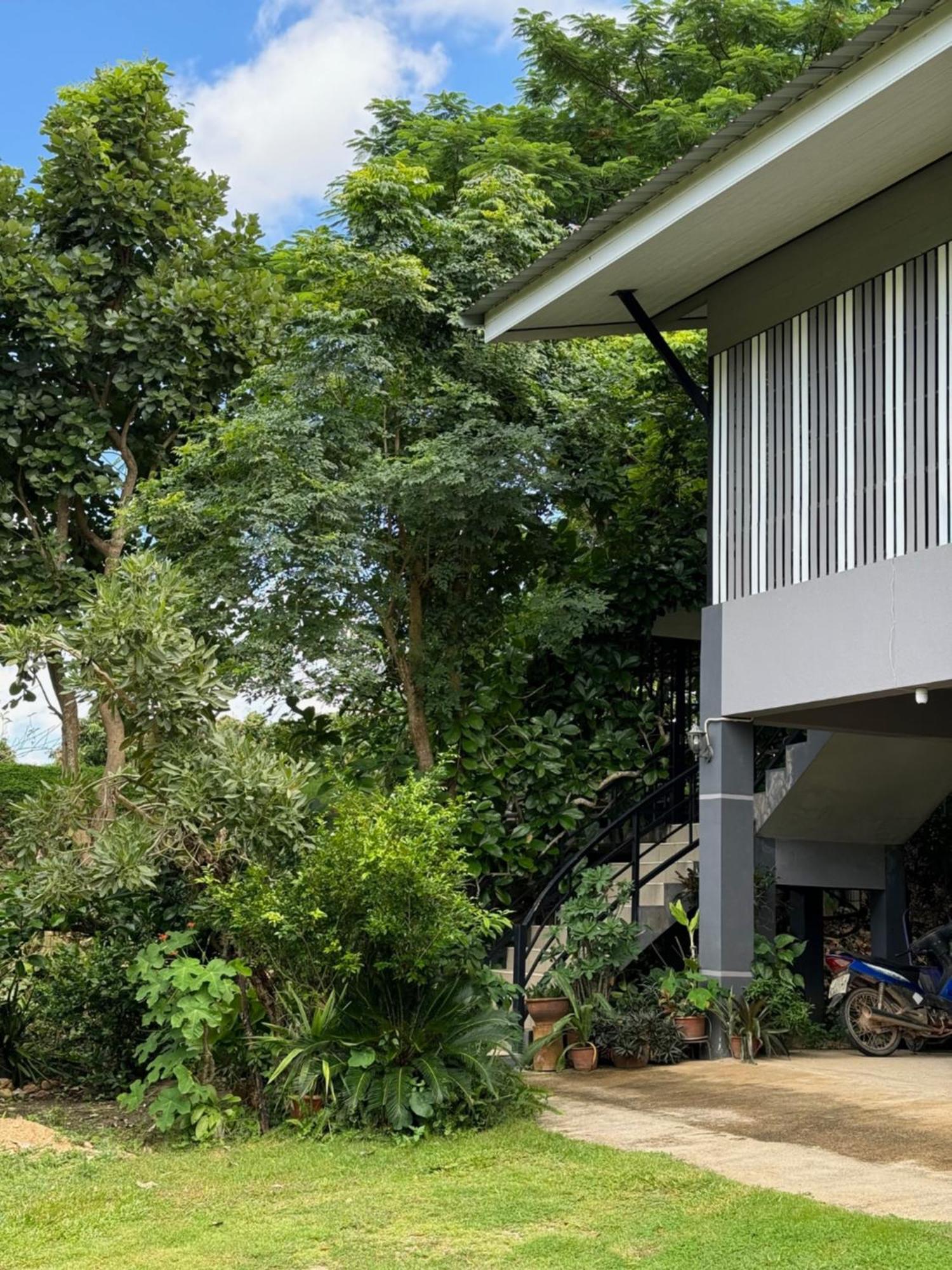Appartamento Rai Boonsom Phrao Esterno foto