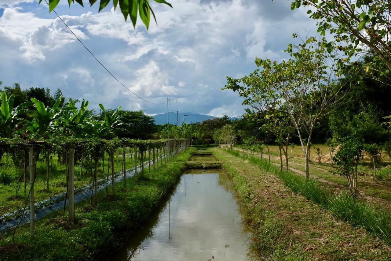 Appartamento Rai Boonsom Phrao Esterno foto