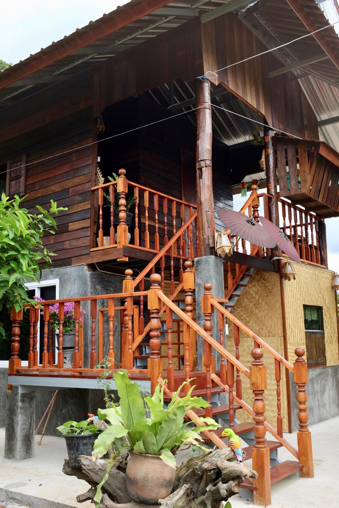 Appartamento Rai Boonsom Phrao Esterno foto